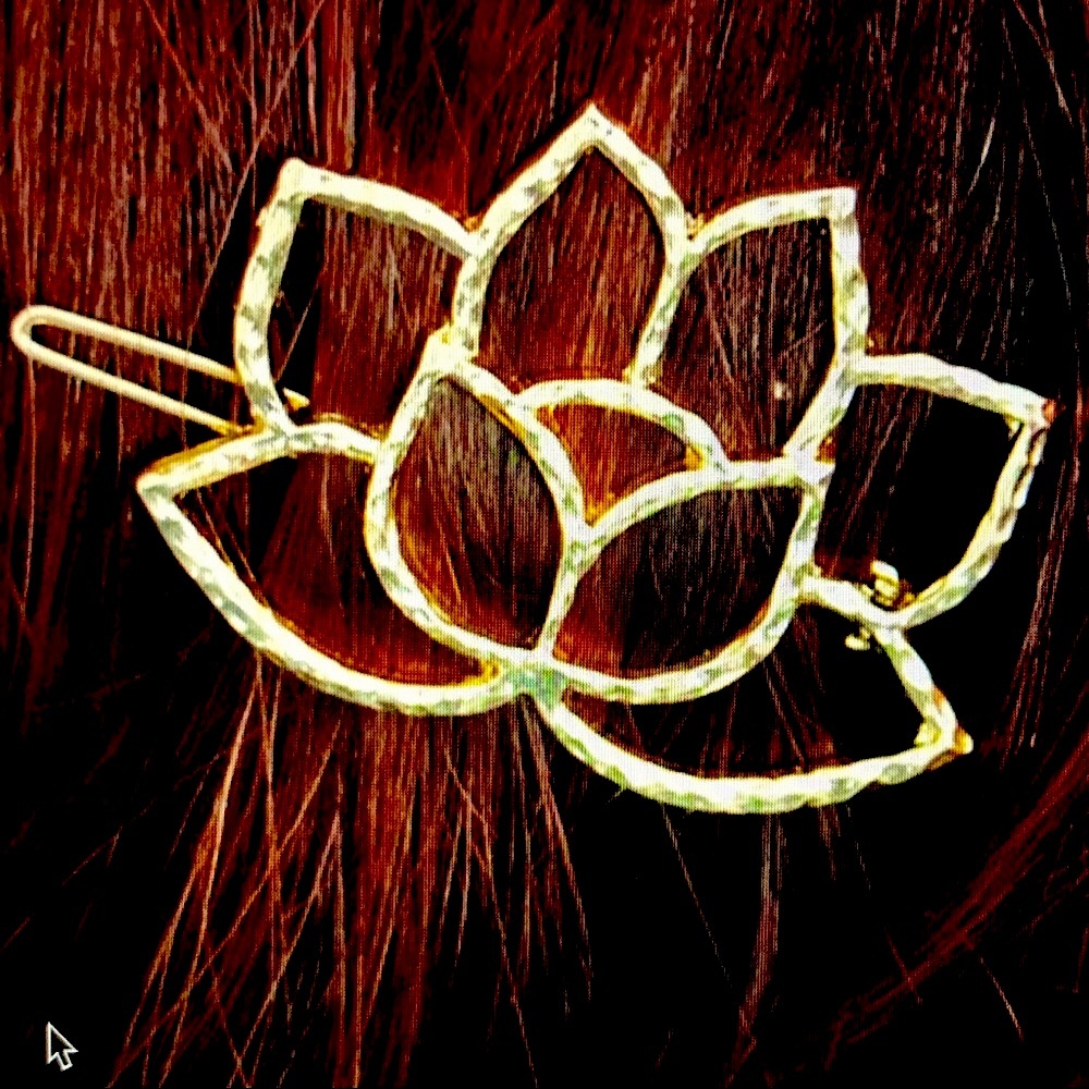 ✨Golden Lotus Hair Clip✨